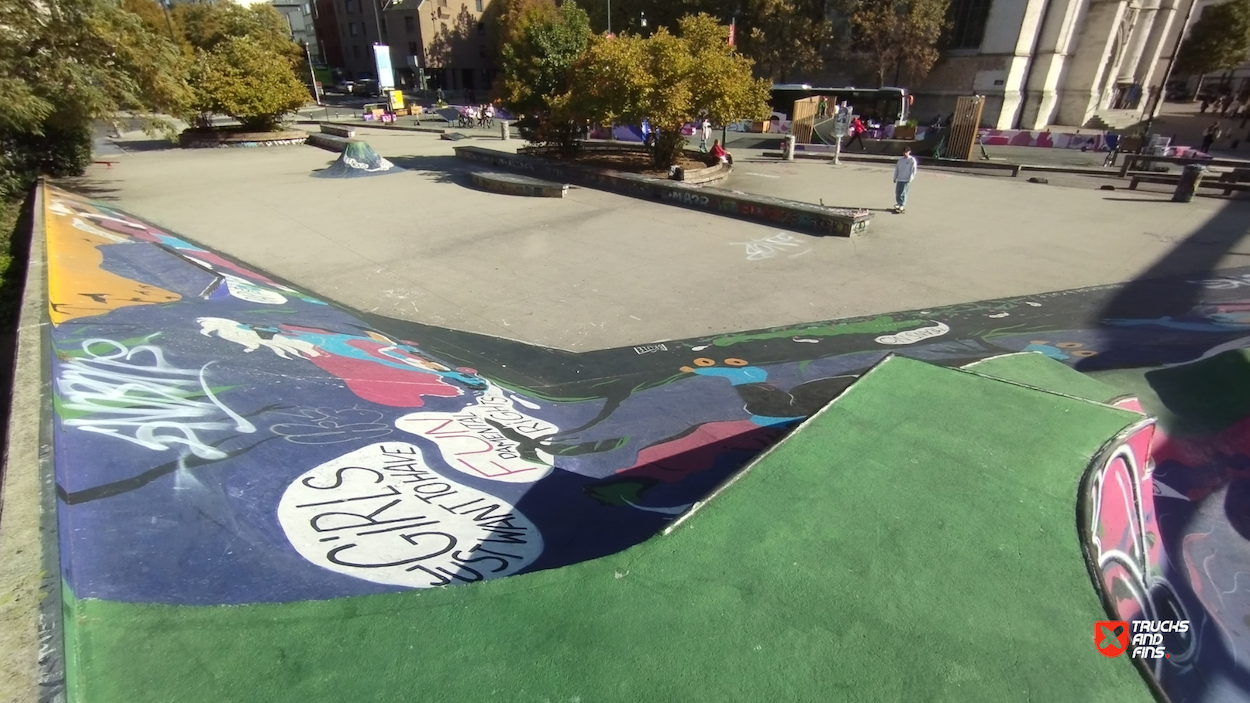 Place de la Chapelle skatepark